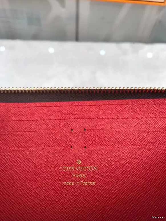 ZIPPY LOUIS VUITTON 0510